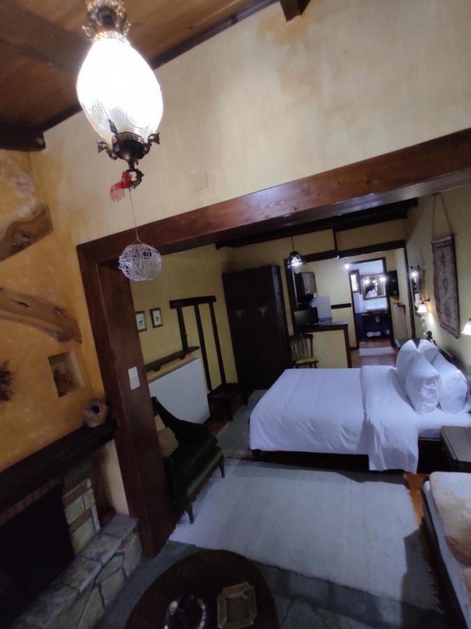 Xenonas Brizi Hotell Eláti Exteriör bild