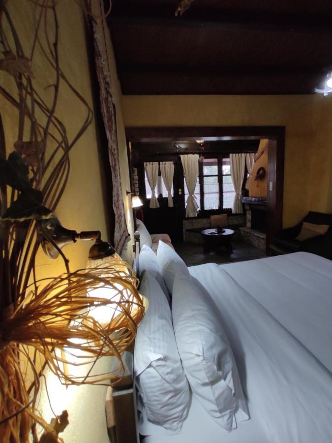 Xenonas Brizi Hotell Eláti Exteriör bild