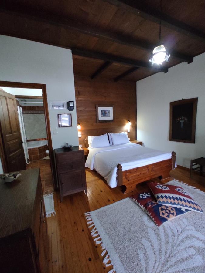Xenonas Brizi Hotell Eláti Exteriör bild