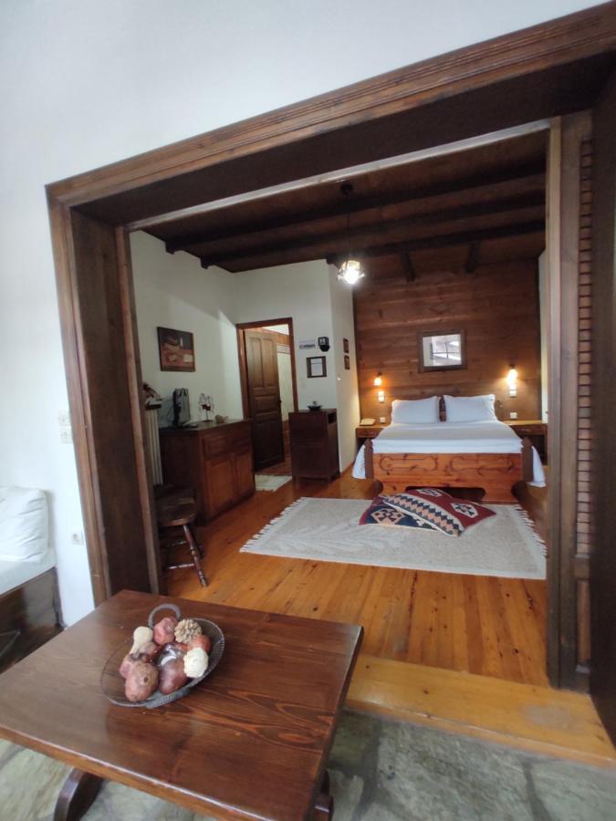Xenonas Brizi Hotell Eláti Exteriör bild