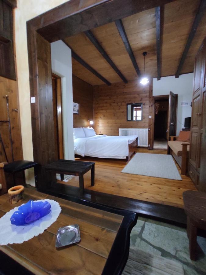 Xenonas Brizi Hotell Eláti Exteriör bild