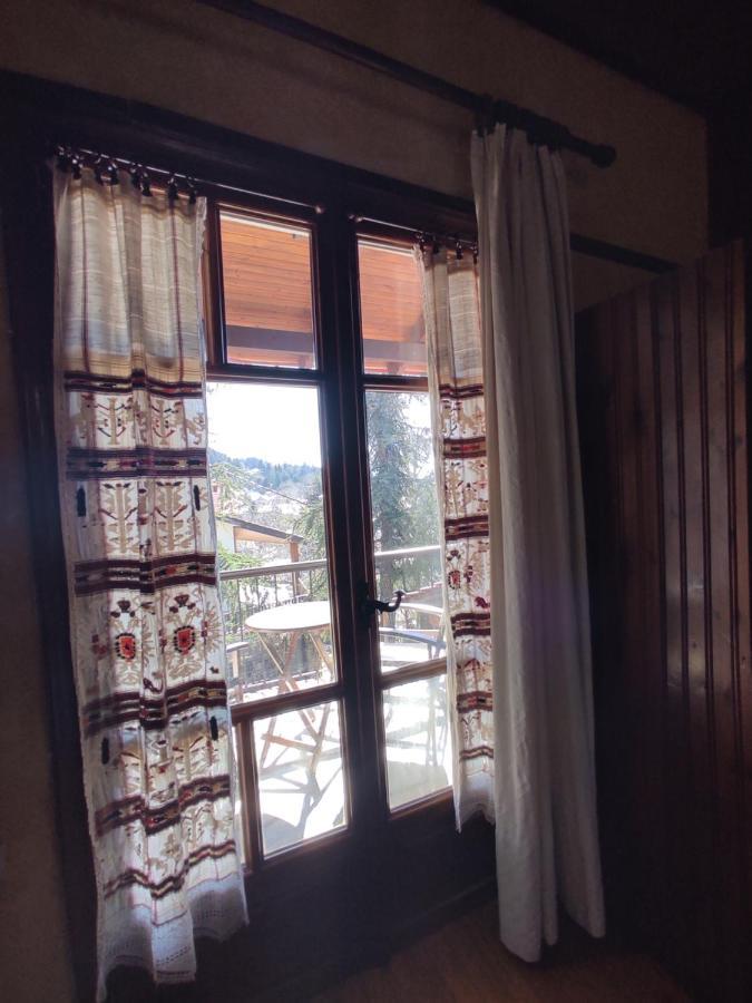 Xenonas Brizi Hotell Eláti Exteriör bild