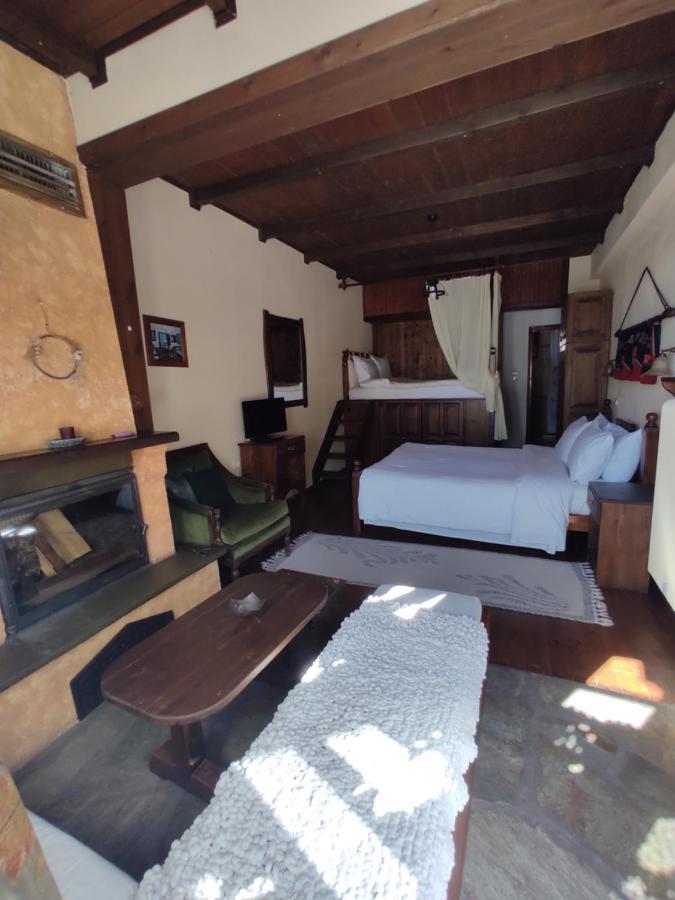 Xenonas Brizi Hotell Eláti Exteriör bild