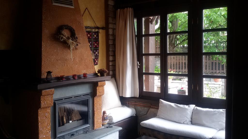 Xenonas Brizi Hotell Eláti Exteriör bild