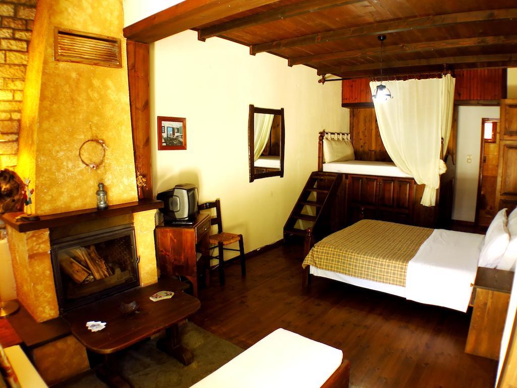 Xenonas Brizi Hotell Eláti Rum bild
