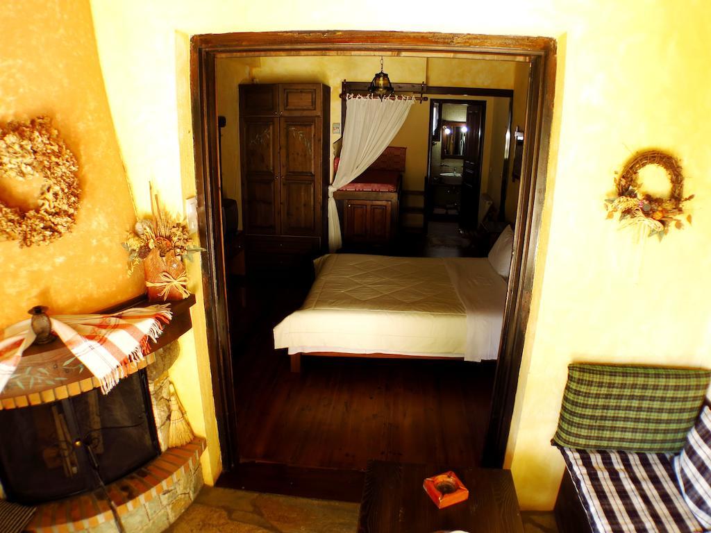 Xenonas Brizi Hotell Eláti Rum bild